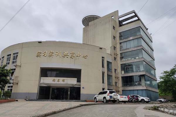 贵阳精工科技学校2020年各专业学费 助学政策